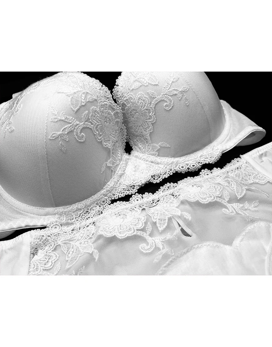 AFIFAH LINGERIE _LIGHTLY PADDED WIRED FANCY BRA WITH MATCHING PANTY-WHITE
